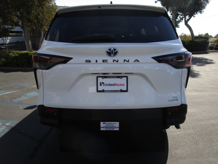Used 2024 Toyota Sienna Hybrid LE - Vantage Mobility Commercial Rear Entry Entry Fold Out Manual Ramp