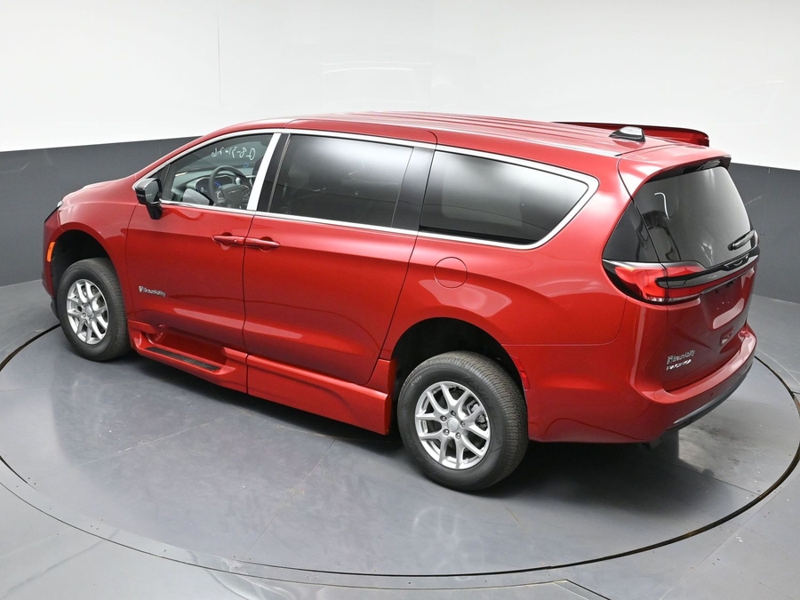Red Chrysler Pacifica image number 22