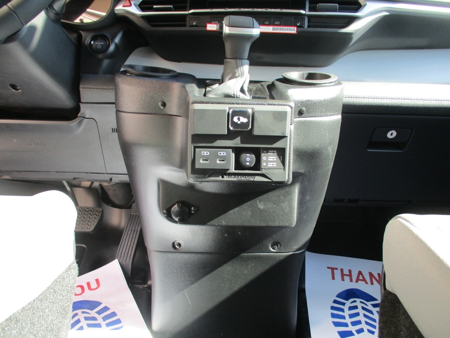 Black Toyota Sienna image number 10