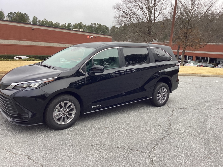 2025 TOYOTA SIENNA - Image 2