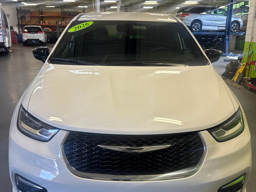 White Chrysler Pacifica image number 2