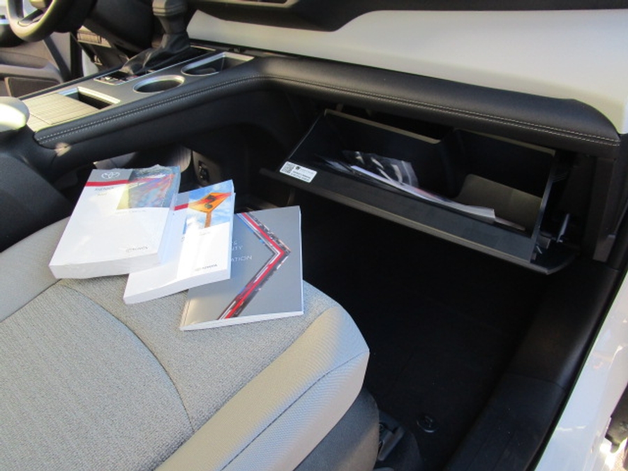 New 2026 Toyota Sienna Hybrid LE - Vantage Mobility Commercial Rear Entry Entry Fold Out Manual Ramp