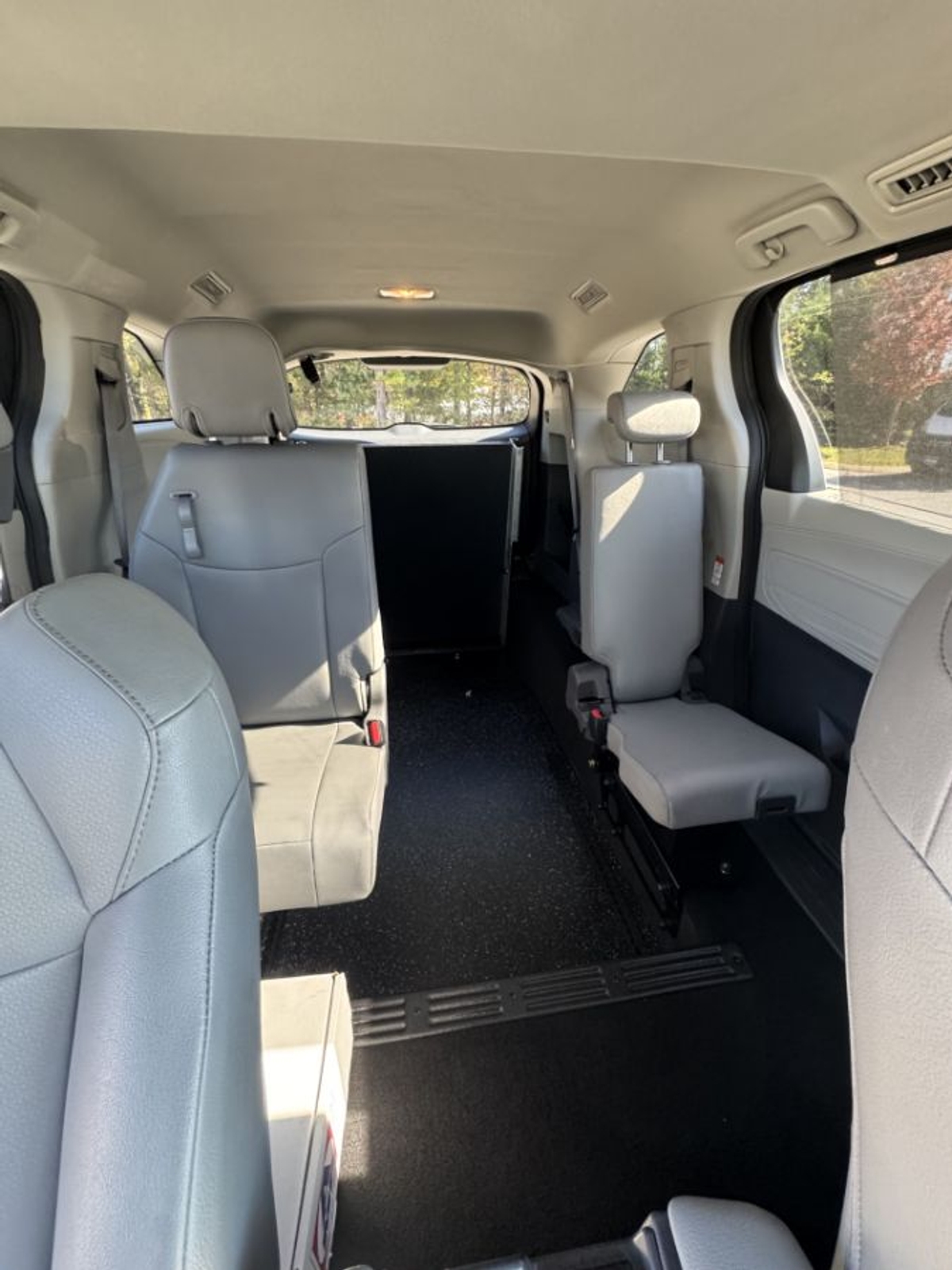 2024 TOYOTA SIENNA - Image 8