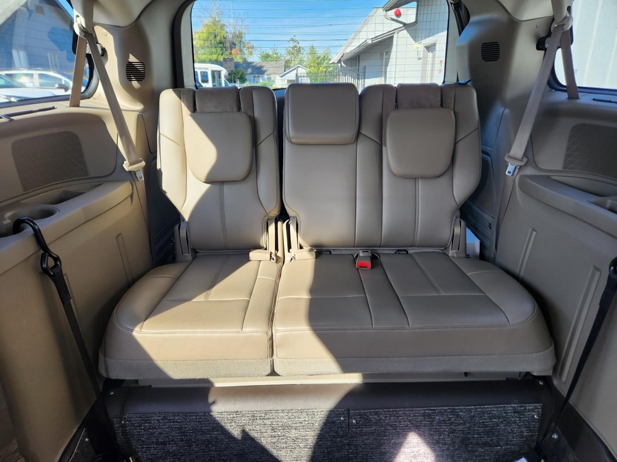 Used 2015 Chrysler Town and Country Limited Platinum - VMI Side Entry In Floor Automatic Ramp