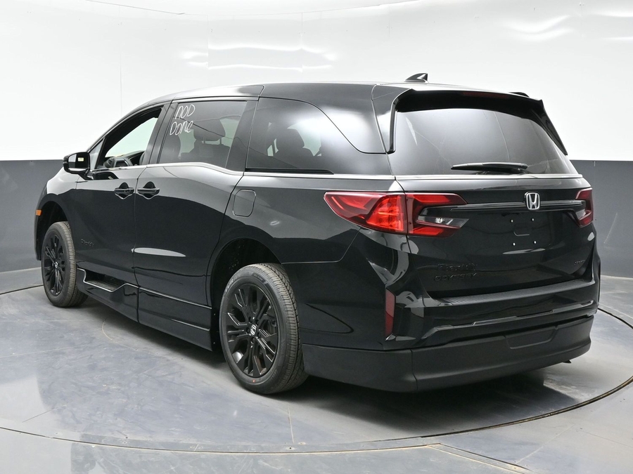 Black Honda Odyssey image number 2