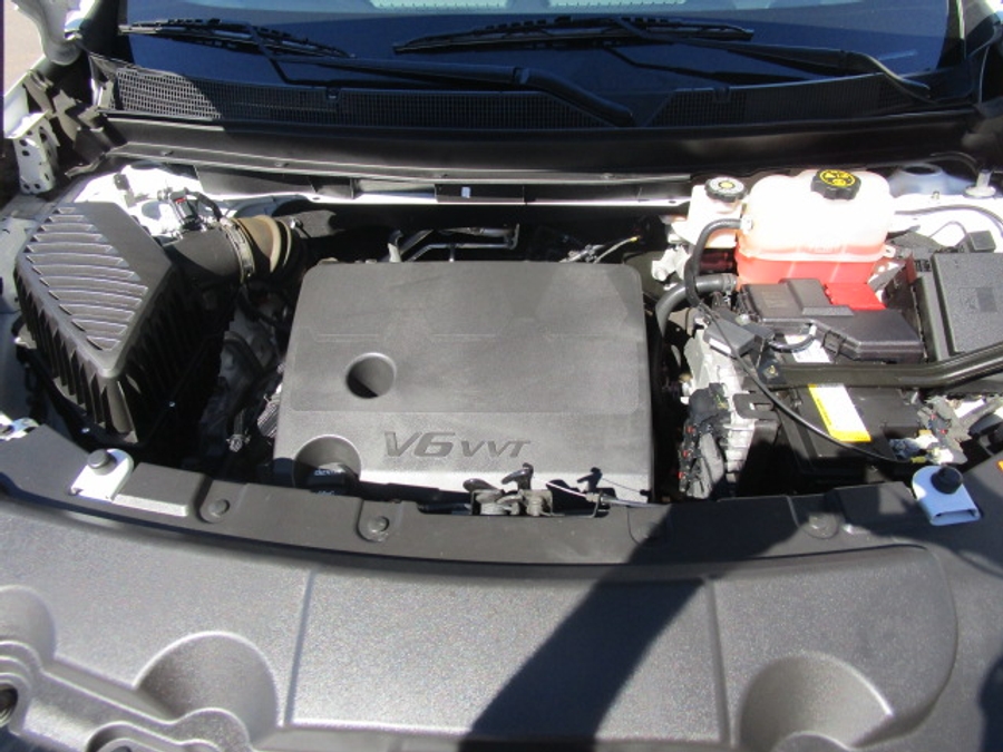 Used 2023 Chevrolet Traverse 2LT RS - BraunAbility Side Entry Entry In Floor Automatic Ramp