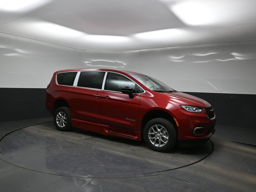 Red Chrysler Pacifica image number 17