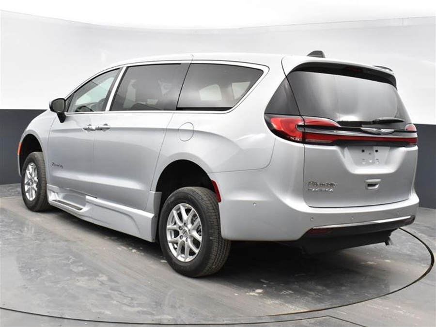 Used 2023 Chrysler Pacifica Touring L - BraunAbility Side Entry Fold Out Automatic Ramp