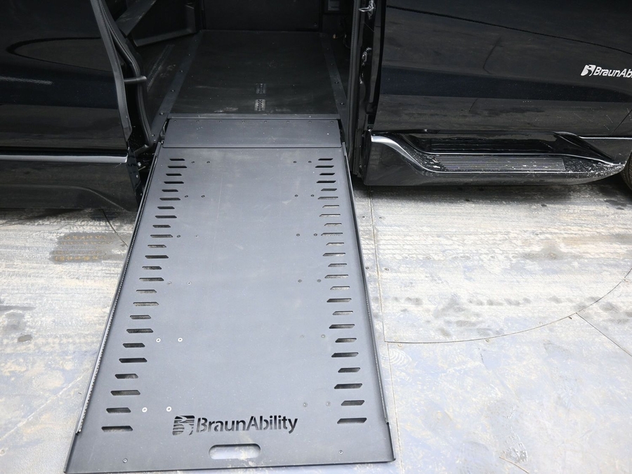 Black Toyota Sienna image number 10