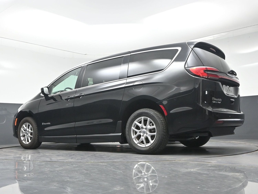 Used 2024 Chrysler Pacifica Touring L - BraunAbility Side Entry Fold Out Manual Ramp