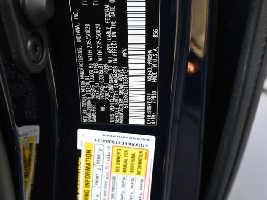 New 2026 Toyota Sienna Hybrid XSE Sport - BraunAbility Side Entry Fold Out Automatic Ramp