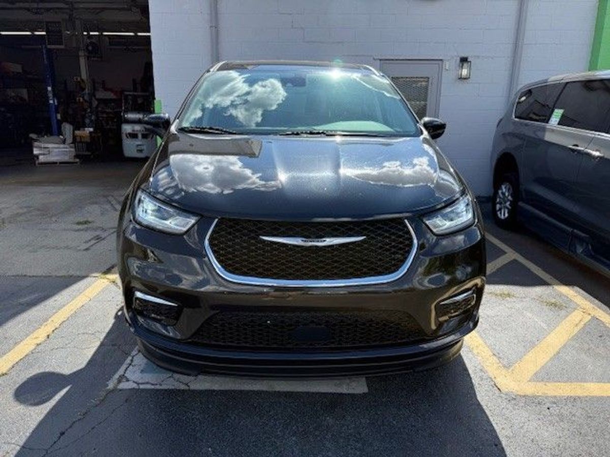 2023 CHRYSLER PACIFICA - Image 3