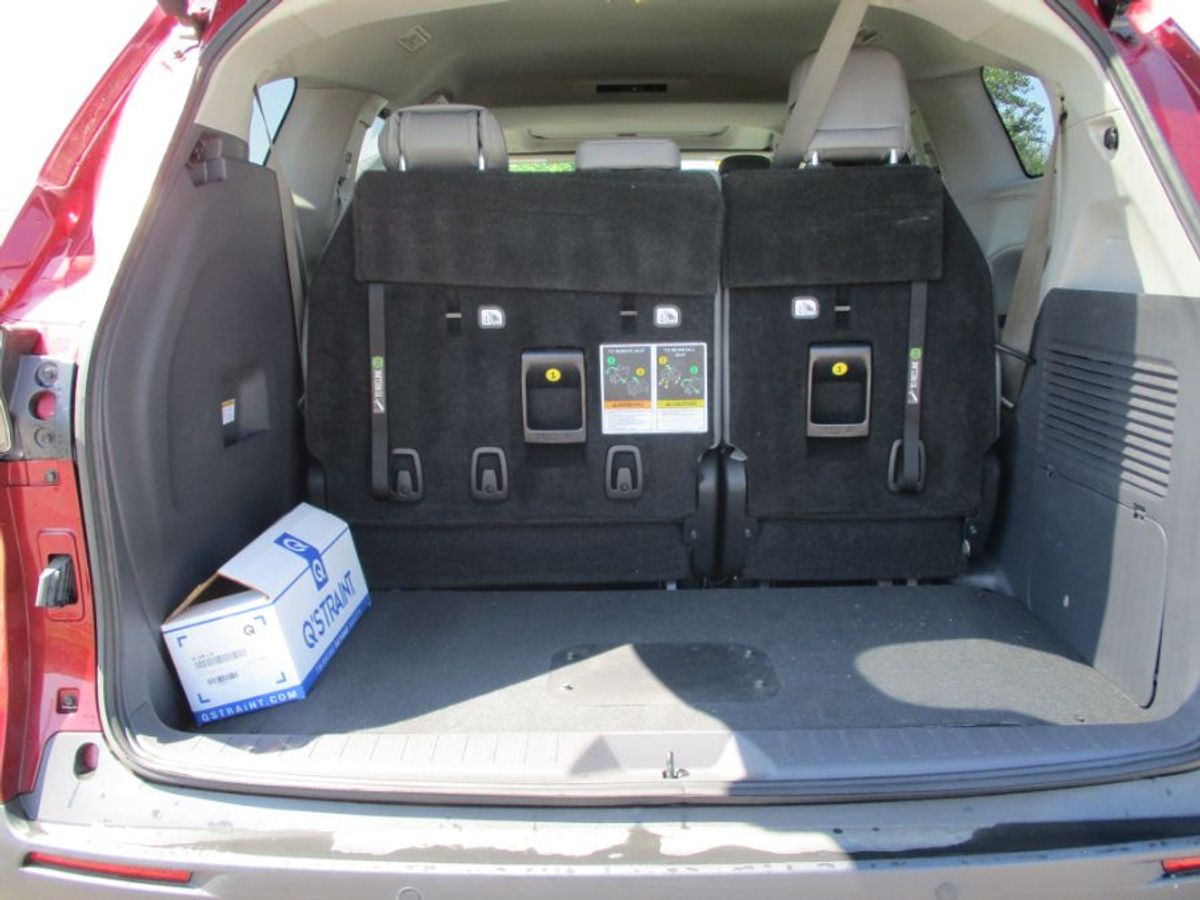 Red Toyota Sienna image number 5