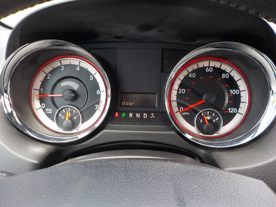 Silver Dodge Grand Caravan image number 10