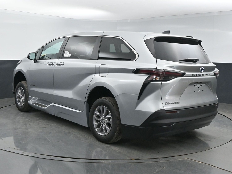 New 2025 Toyota Sienna Hybrid LE - BraunAbility Side Entry Entry Fold Out Automatic Ramp