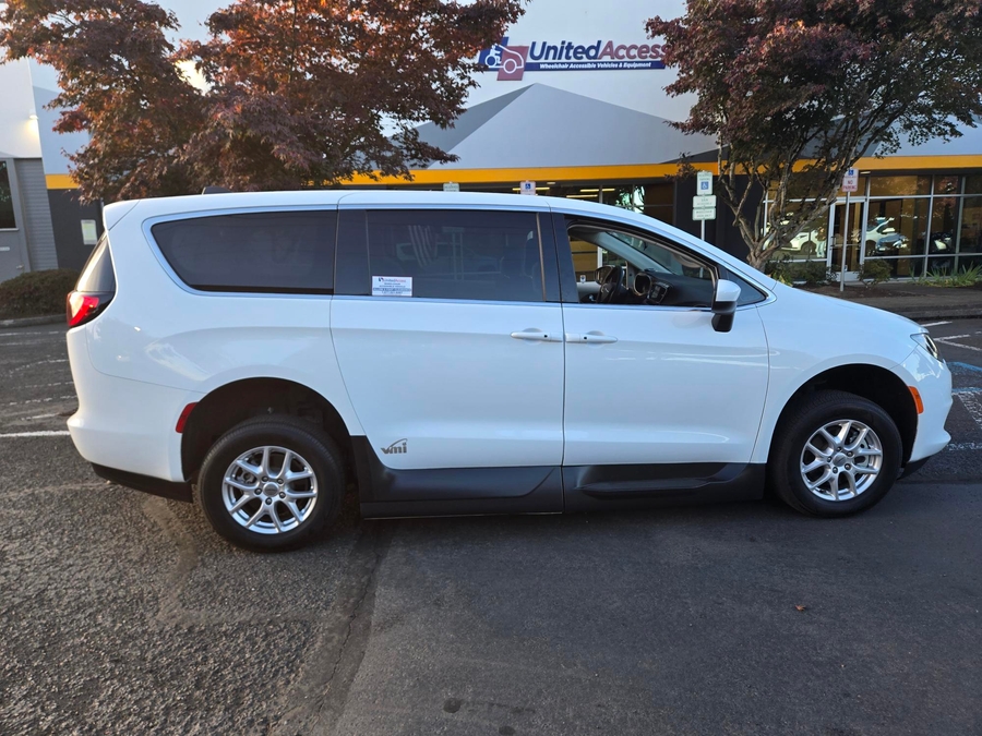 Used 2022 Chrysler Voyager LX - VMI Side Entry Fold Out Automatic Ramp