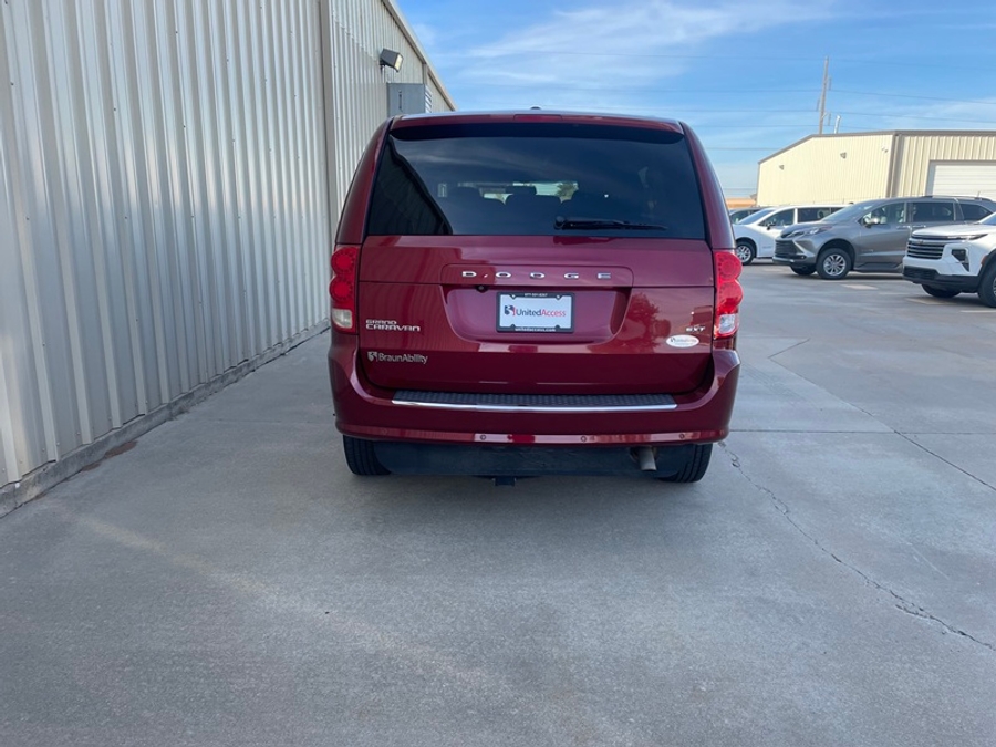 Used 2016 Dodge Grand Caravan SXT - BraunAbility Side Entry In Floor Automatic Ramp