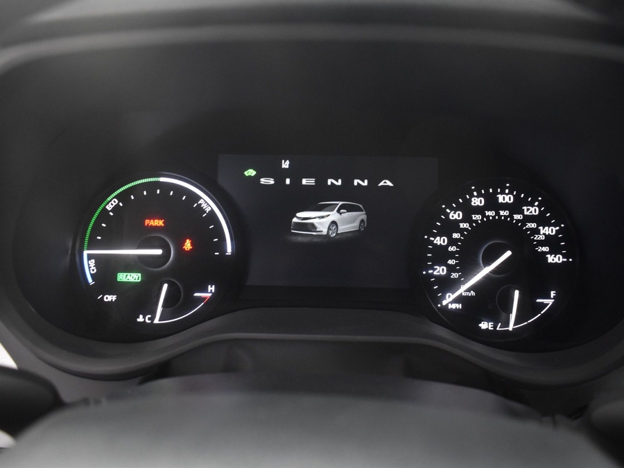 New 2025 Toyota Sienna Hybrid XLE Base - BraunAbility Side Entry Entry Fold Out Automatic Ramp