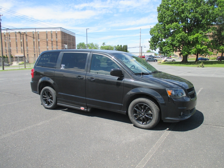 Red Dodge Grand Caravan image number 7