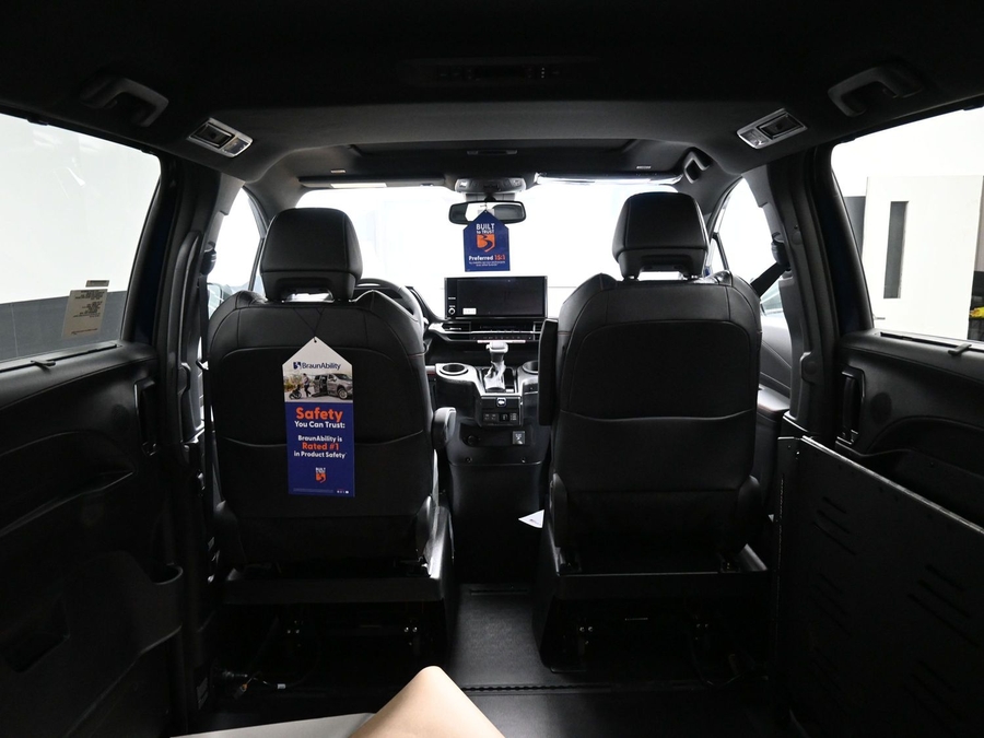 New 2026 Toyota Sienna Hybrid XSE Sport - BraunAbility Side Entry Fold Out Automatic Ramp