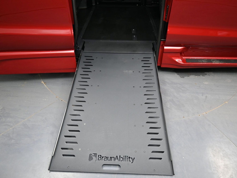 New 2026 Chrysler Pacifica Select Sport - BraunAbility Side Entry In Floor Automatic Ramp