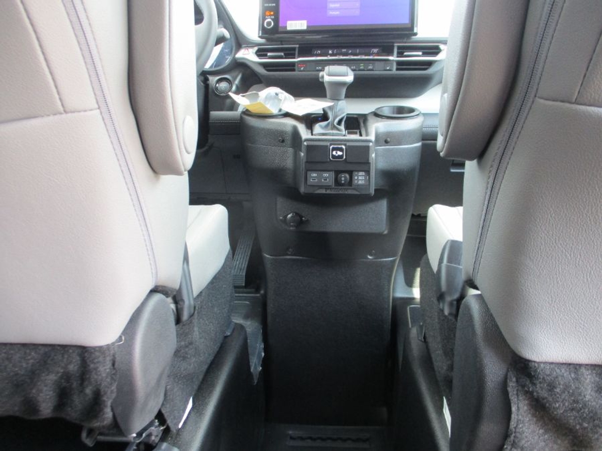 2025 TOYOTA SIENNA - Image 12