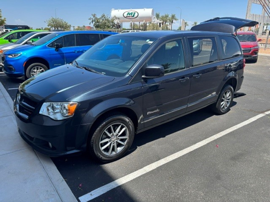 Used 2014 Dodge Grand Caravan R/T - BraunAbility Rear Entry Fold Out Manual Ramp