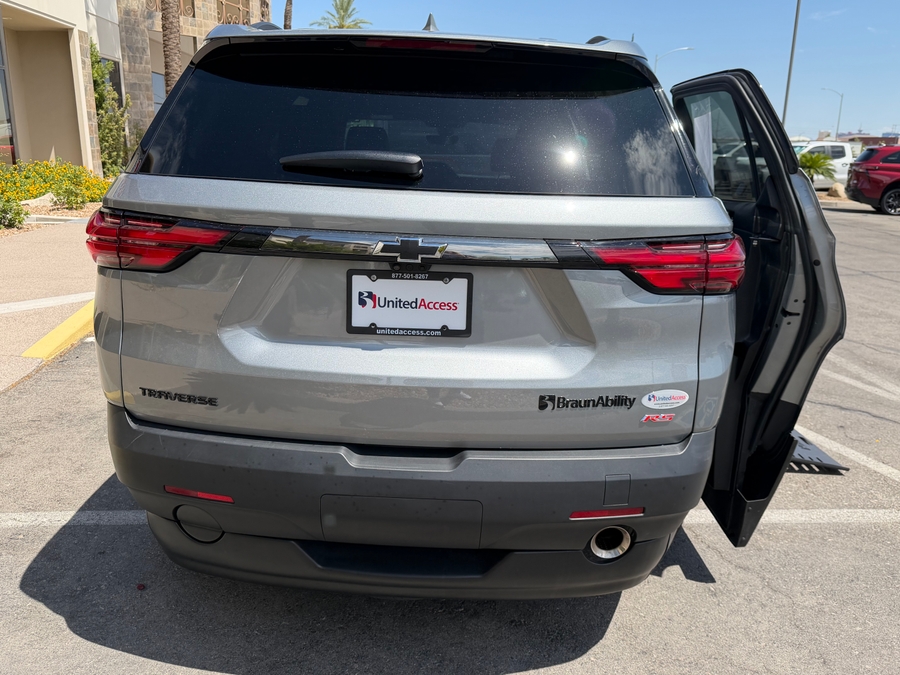 Used 2023 Chevrolet Traverse 2LT - BraunAbility Side Entry In Floor Automatic Ramp