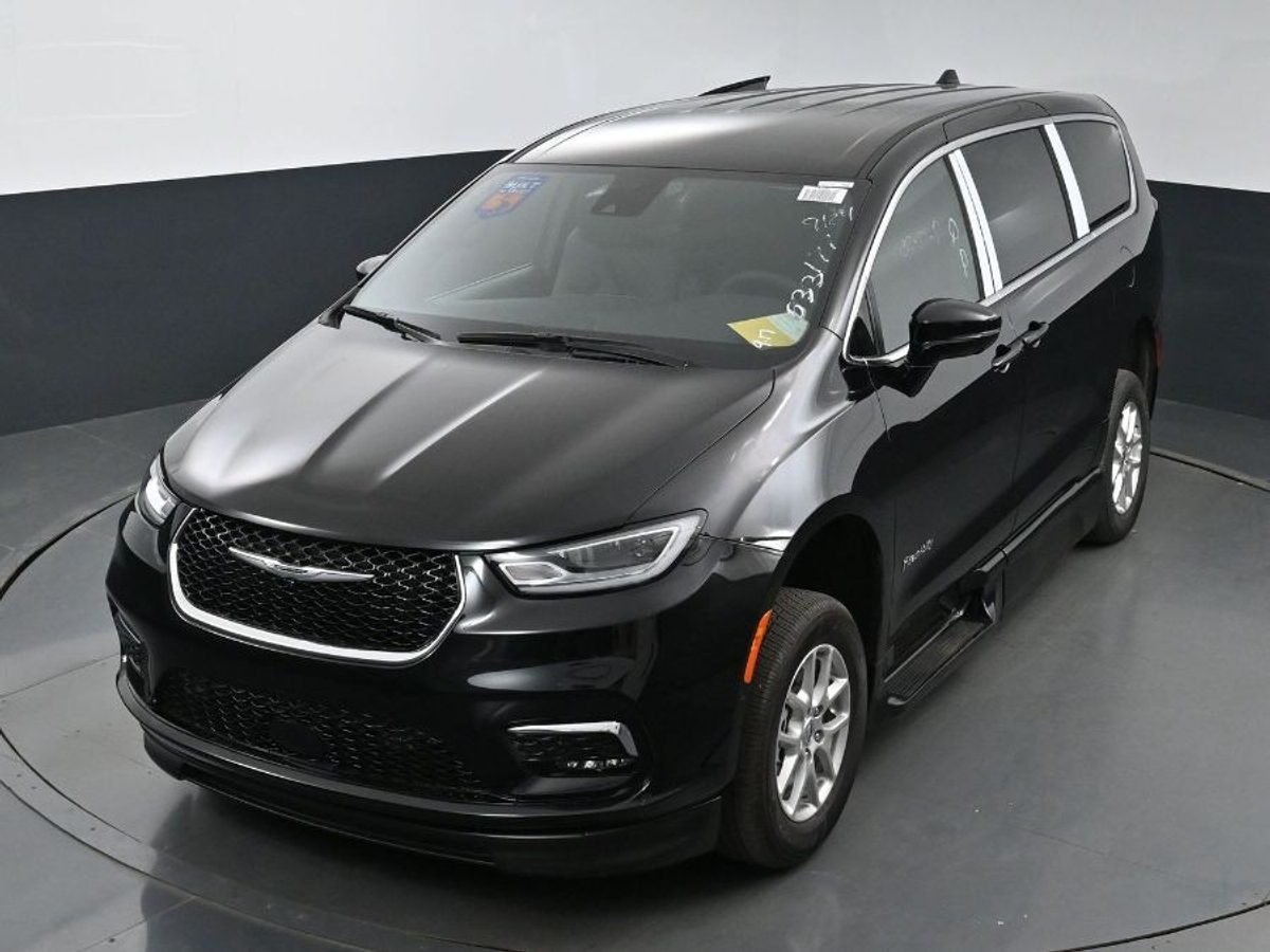 2025 CHRYSLER PACIFICA - Image 23