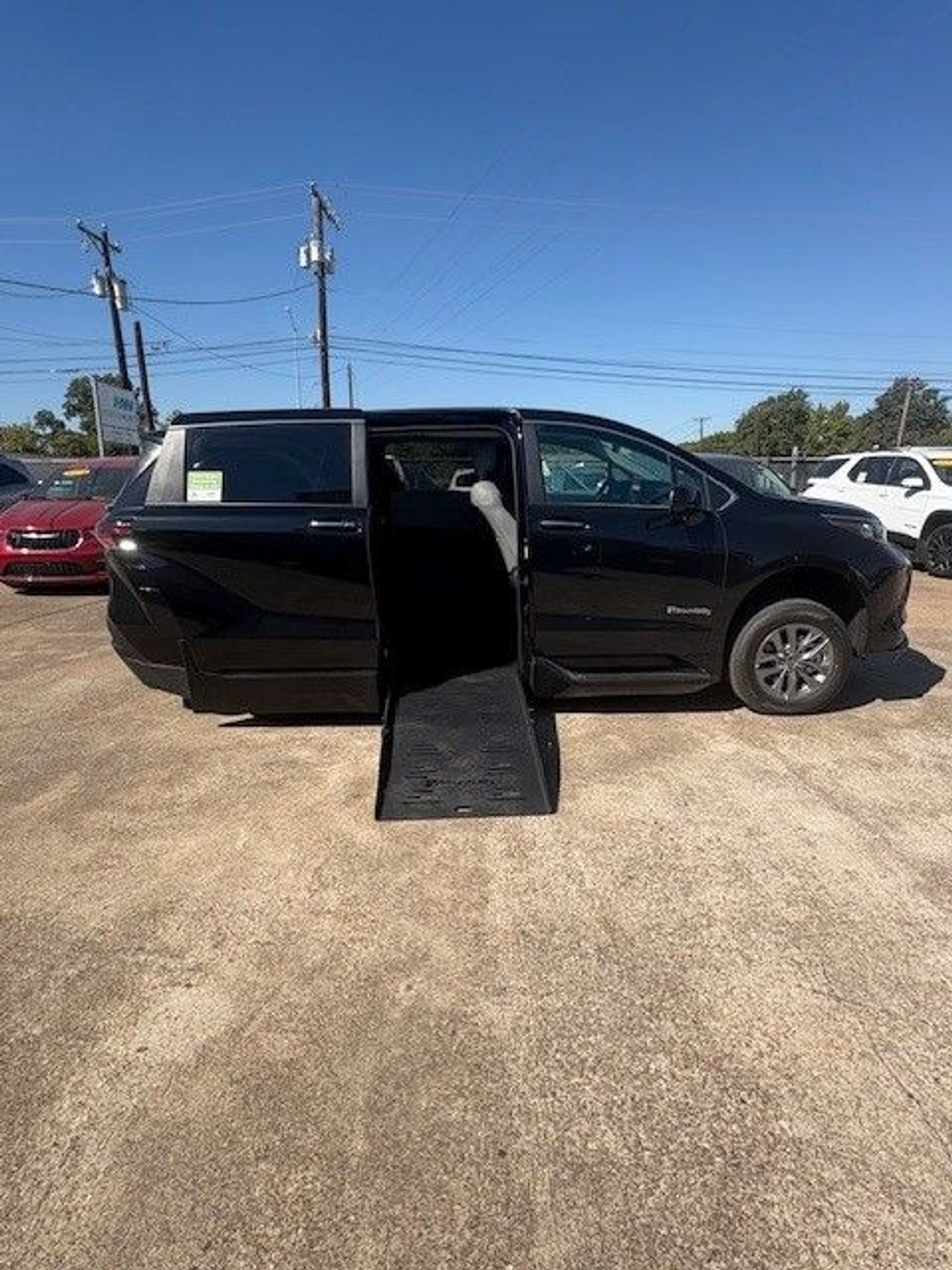 2025 TOYOTA SIENNA - Image 5