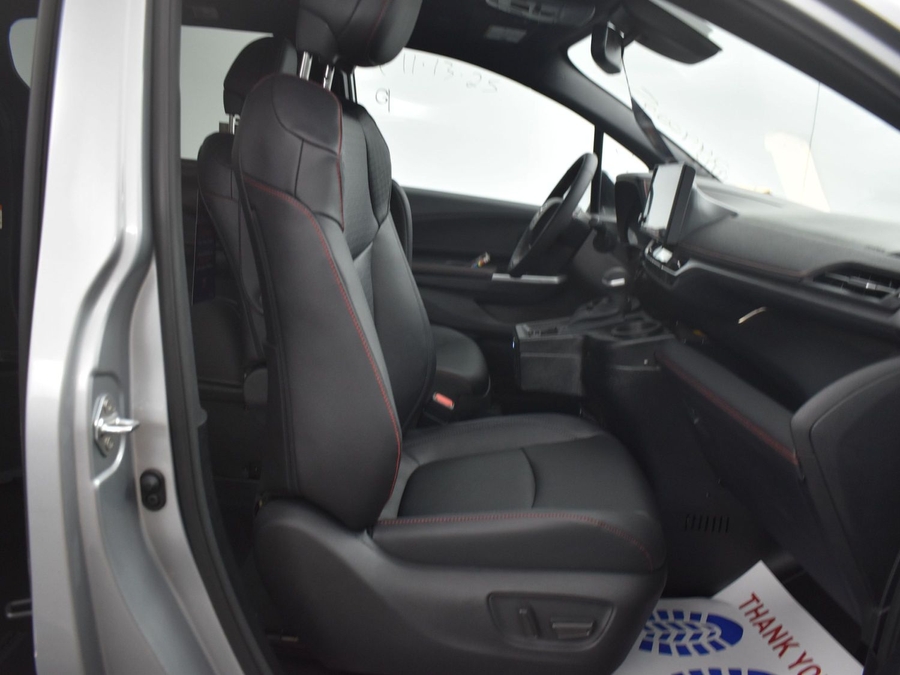 New 2025 Toyota Sienna Hybrid XSE - BraunAbility Side Entry Entry Fold Out Automatic Ramp