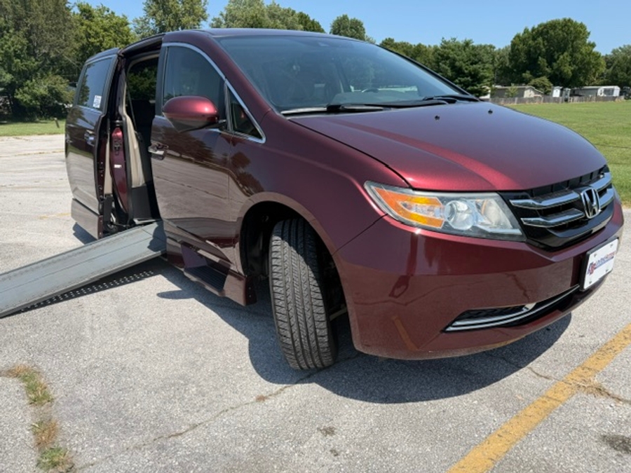 Used 2016 Honda Odyssey EX-L - RLX Side Entry In Floor Automatic Ramp