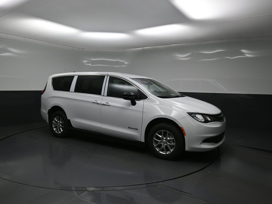 New 2026 Chrysler Voyager LX - BraunAbility Side Entry Fold Out Manual Ramp