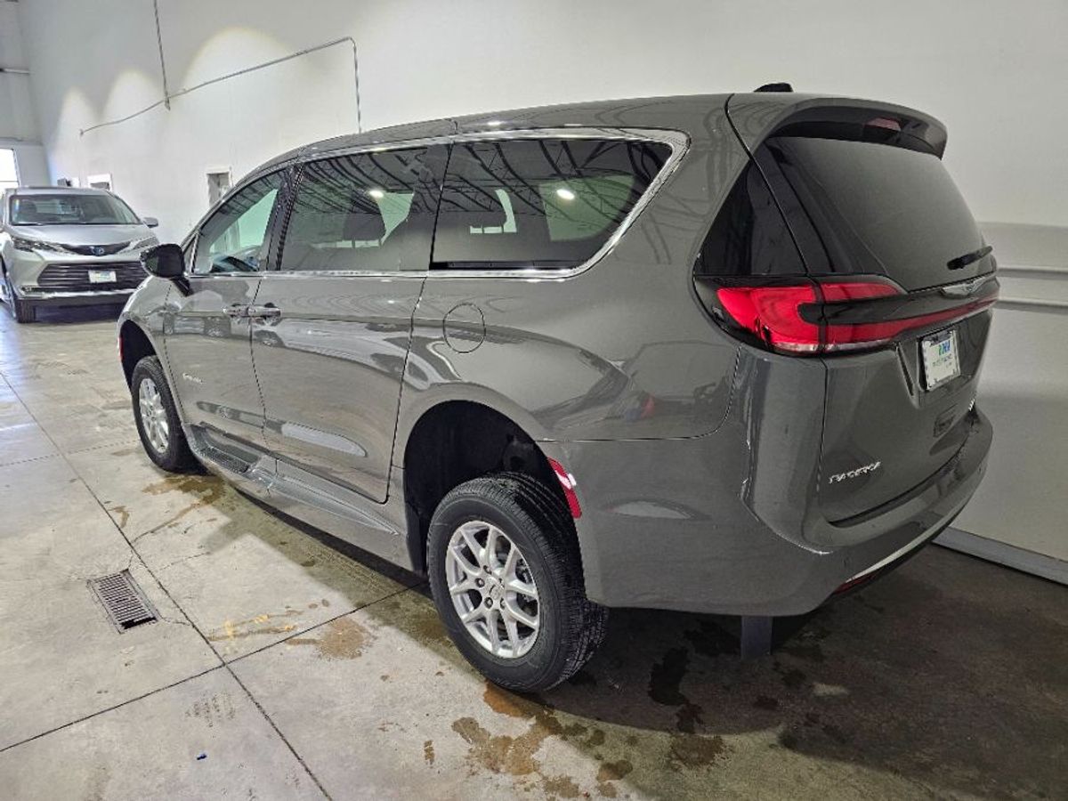 2024 CHRYSLER PACIFICA - Image 6