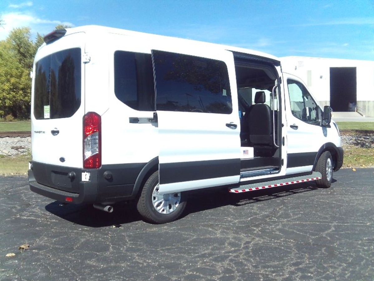 White Ford T350 image number 12