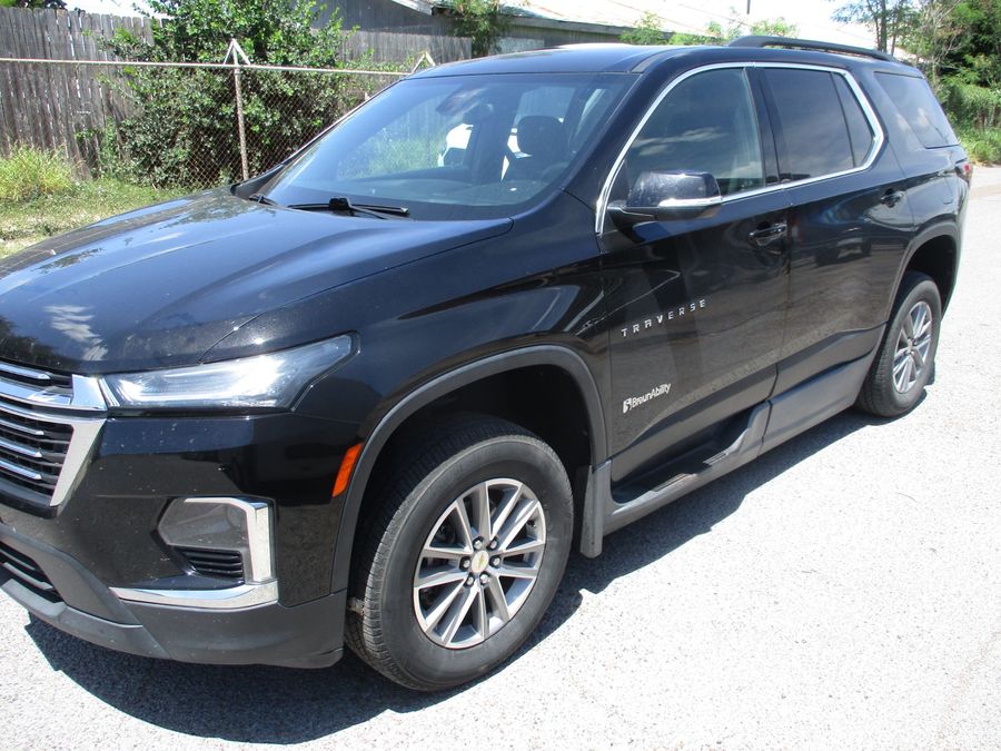 Used 2022 Chevrolet Traverse 1LT - BraunAbility Side Entry Entry In Floor Automatic Ramp