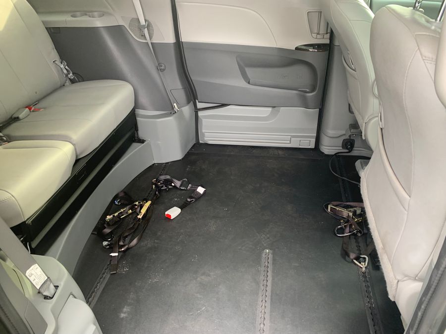 Used 2019 Toyota Sienna XLE Base - BraunAbility Side Entry Entry Fold Out Automatic Ramp