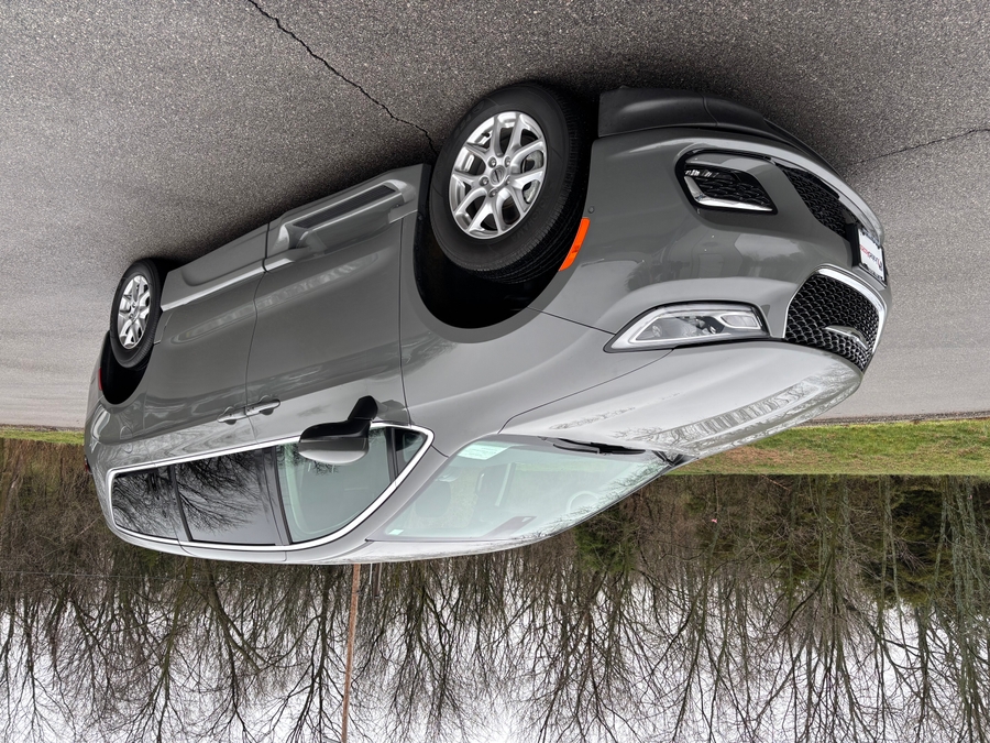 Used 2023 Chrysler Pacifica Touring L Safety - BraunAbility Side Entry Entry In Floor Automatic Ramp