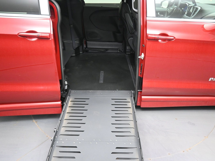 Número de imagen rojo Chrysler Pacifica 10
