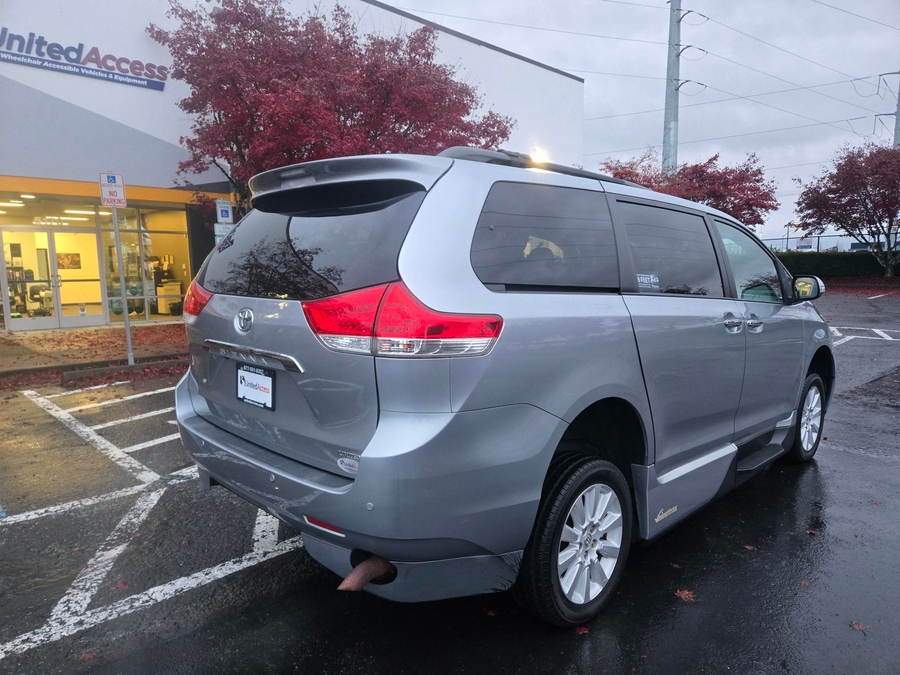 Used 2013 Toyota Sienna Limited - VMI Side Entry Entry In Floor Automatic Ramp