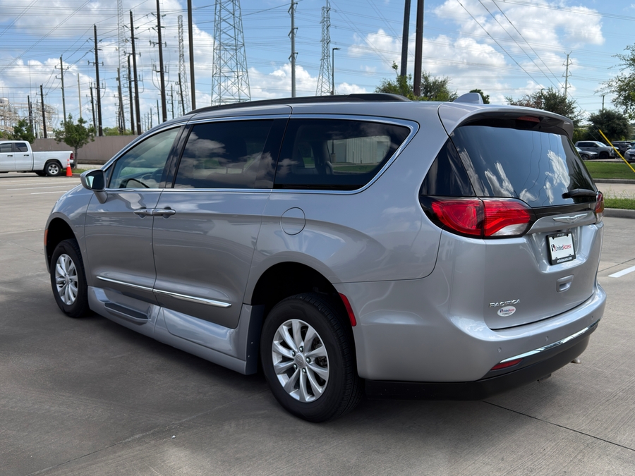 Used 2017 Chrysler Pacifica Touring-L - VMI Side Entry In Floor Automatic Ramp