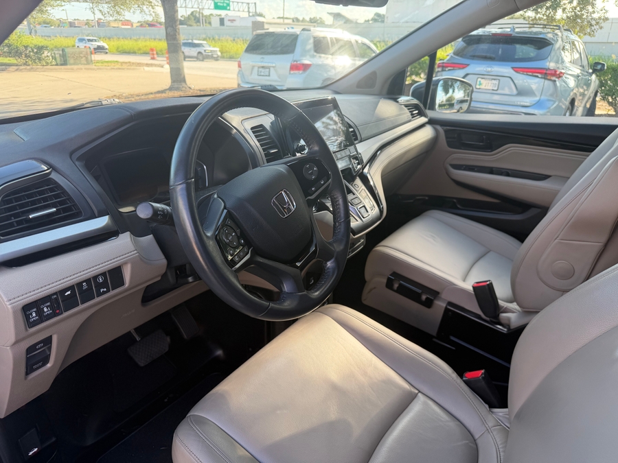 Used 2022 Honda Odyssey Touring - BraunAbility Side Entry In Floor Automatic Ramp