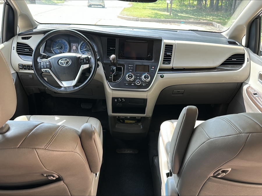 Used 2015 Toyota Sienna XLE - VMI Side Entry In Floor Automatic Ramp