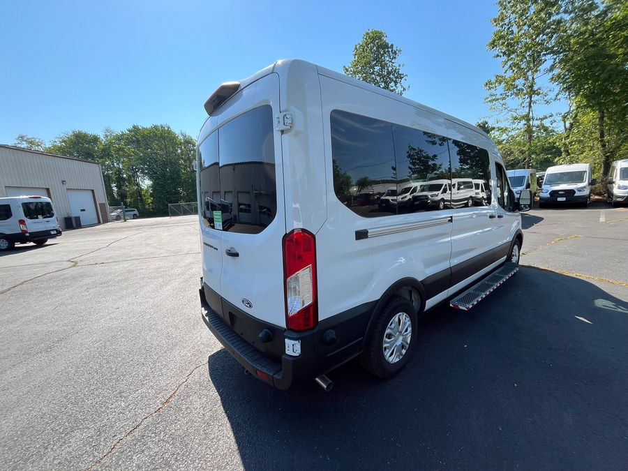 White Ford T350 image number 3