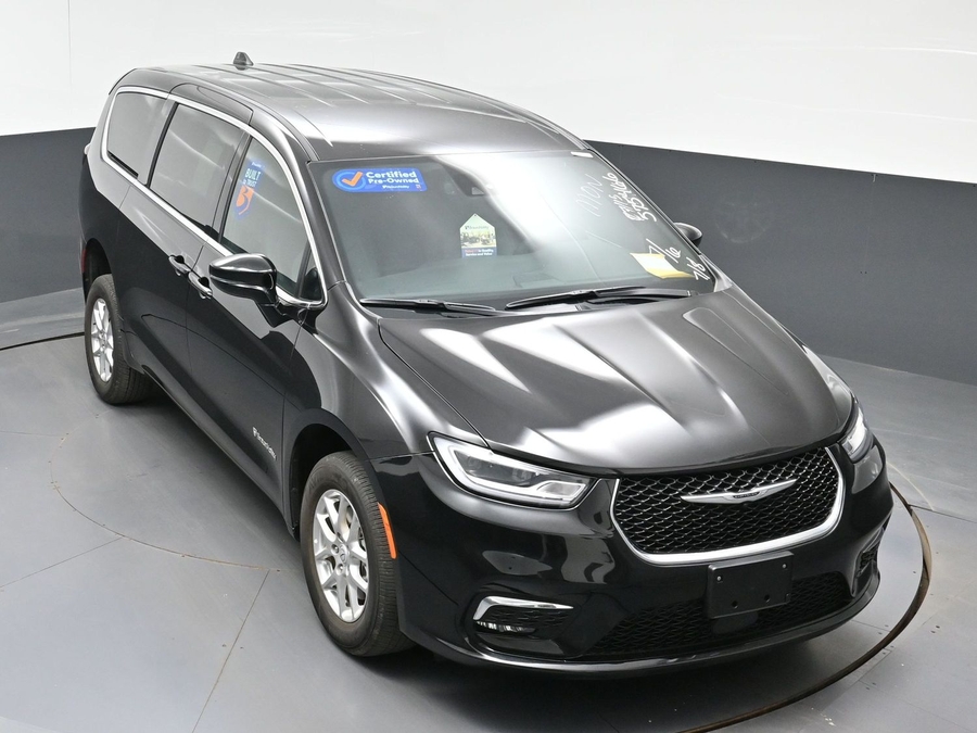 Used 2025 Chrysler Pacifica Select - BraunAbility Rear Entry Fold Out Manual Ramp