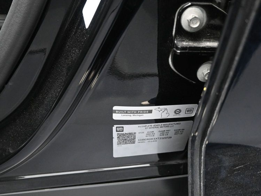New 2026 Chevrolet Traverse 1LT - BraunAbility Side Entry In Floor Automatic Ramp
