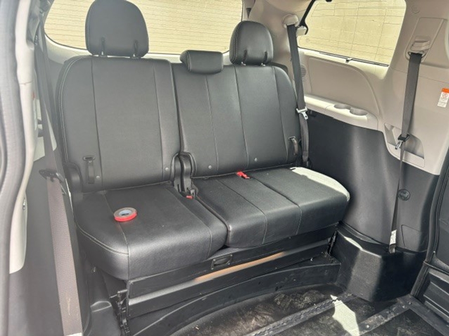 Used 2020 Toyota Sienna SE - BraunAbility Side Entry In Floor Automatic Ramp