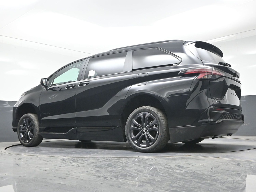 New 2026 Toyota Sienna Hybrid XSE Sport - BraunAbility Side Entry Fold Out Automatic Ramp