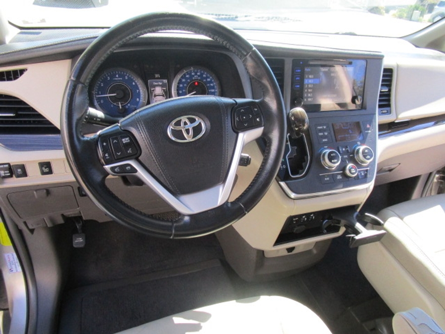 Used 2015 Toyota Sienna XLE - VMI Side Entry Entry In Floor Automatic Ramp