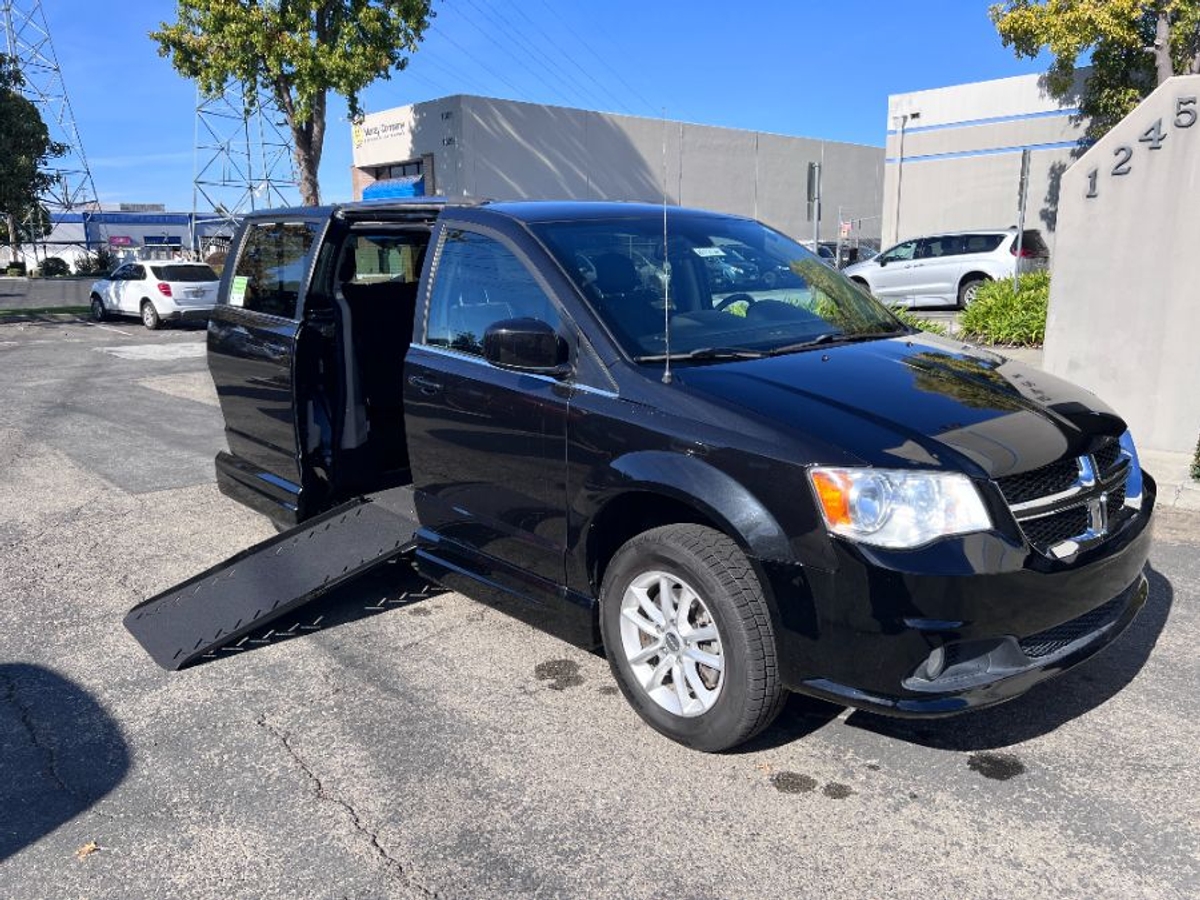 2019 DODGE GRAND CARAVAN - Image 1